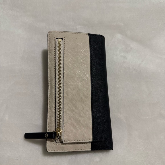 Kate Spade wallet - Picture 2 of 3